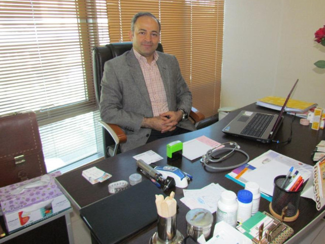 دکتر مجید رهبری فرزد