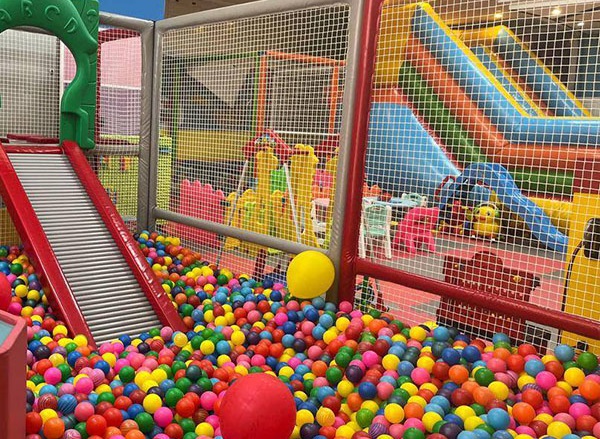 کلبه بازی نرگس